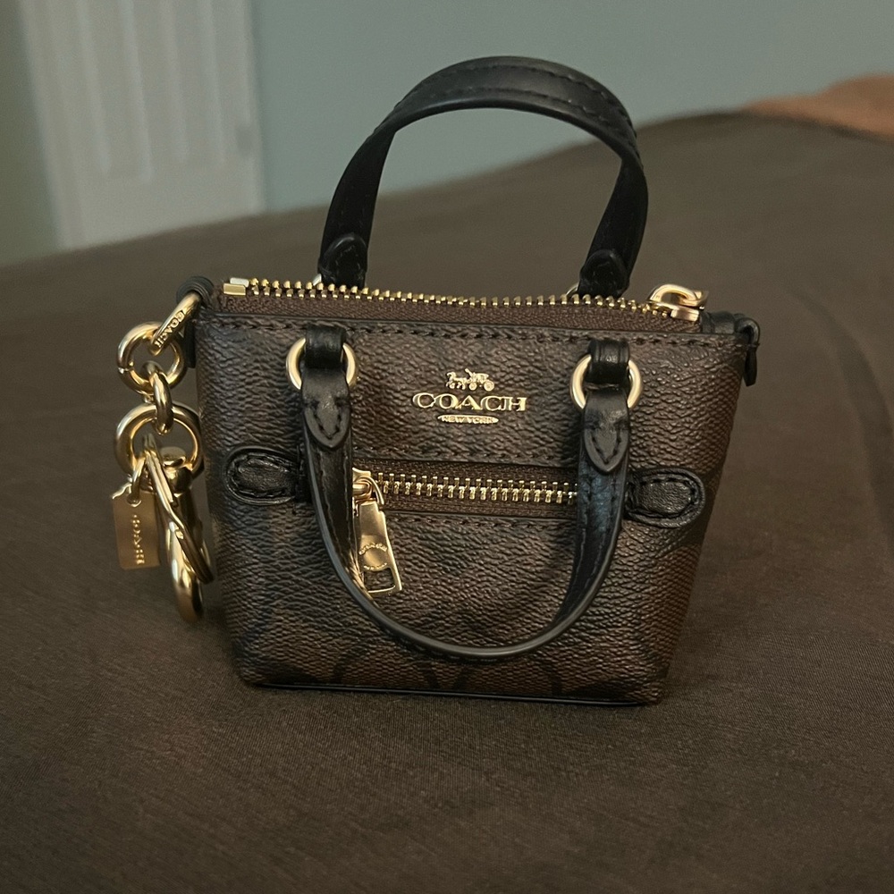 Coach Mini Gallery Tote Bag Charm Signature Canvas Keyfob Coin Purse